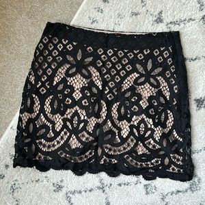 FREE PEOPLE Size Small Black Lace on Tan Liner skirt